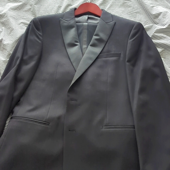 Sondergaard Black Tuxedo Suit - Picture 4 of 14